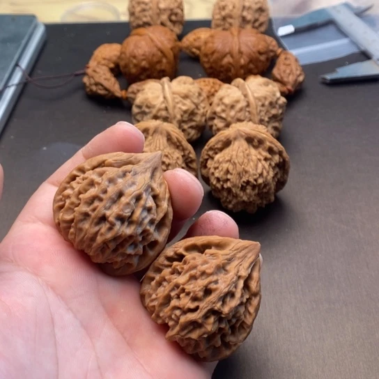 文玩核桃吊坠龙门间