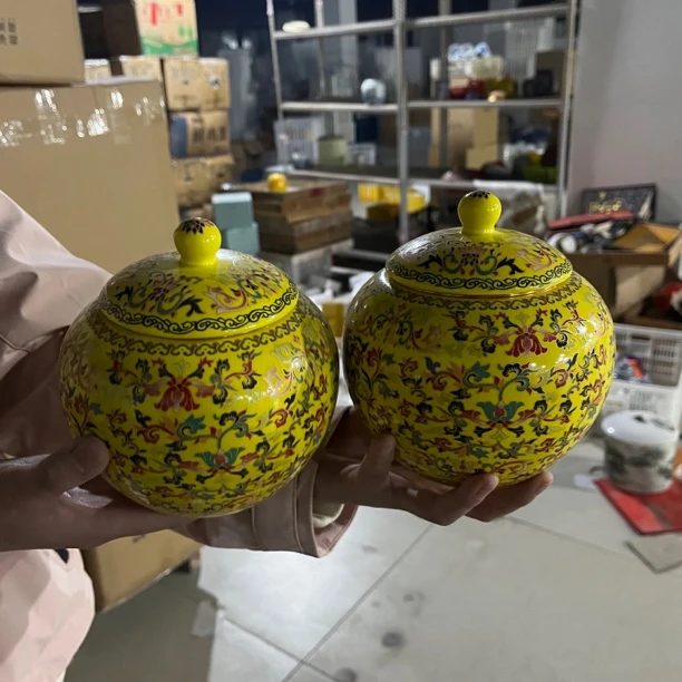 天地方圆珐琅彩螺旋口茶叶罐