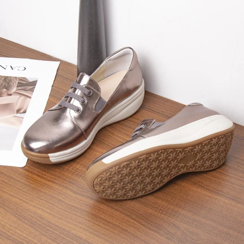 轻奢舒适妈妈新款秋厚底坡跟软皮休闲女鞋牛筋底真皮软底单鞋