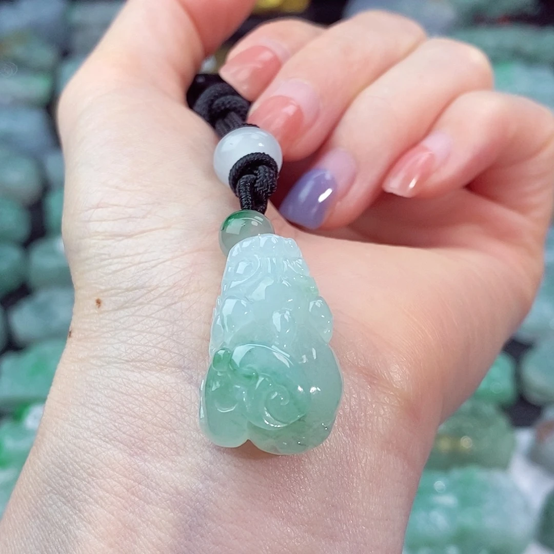 颈饰未镶嵌翡翠天然