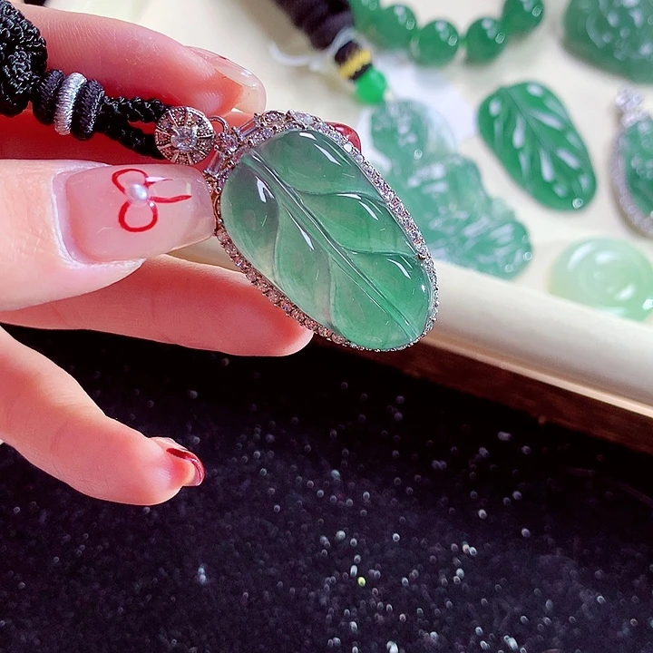 翡翠颈饰银S925镶嵌天然