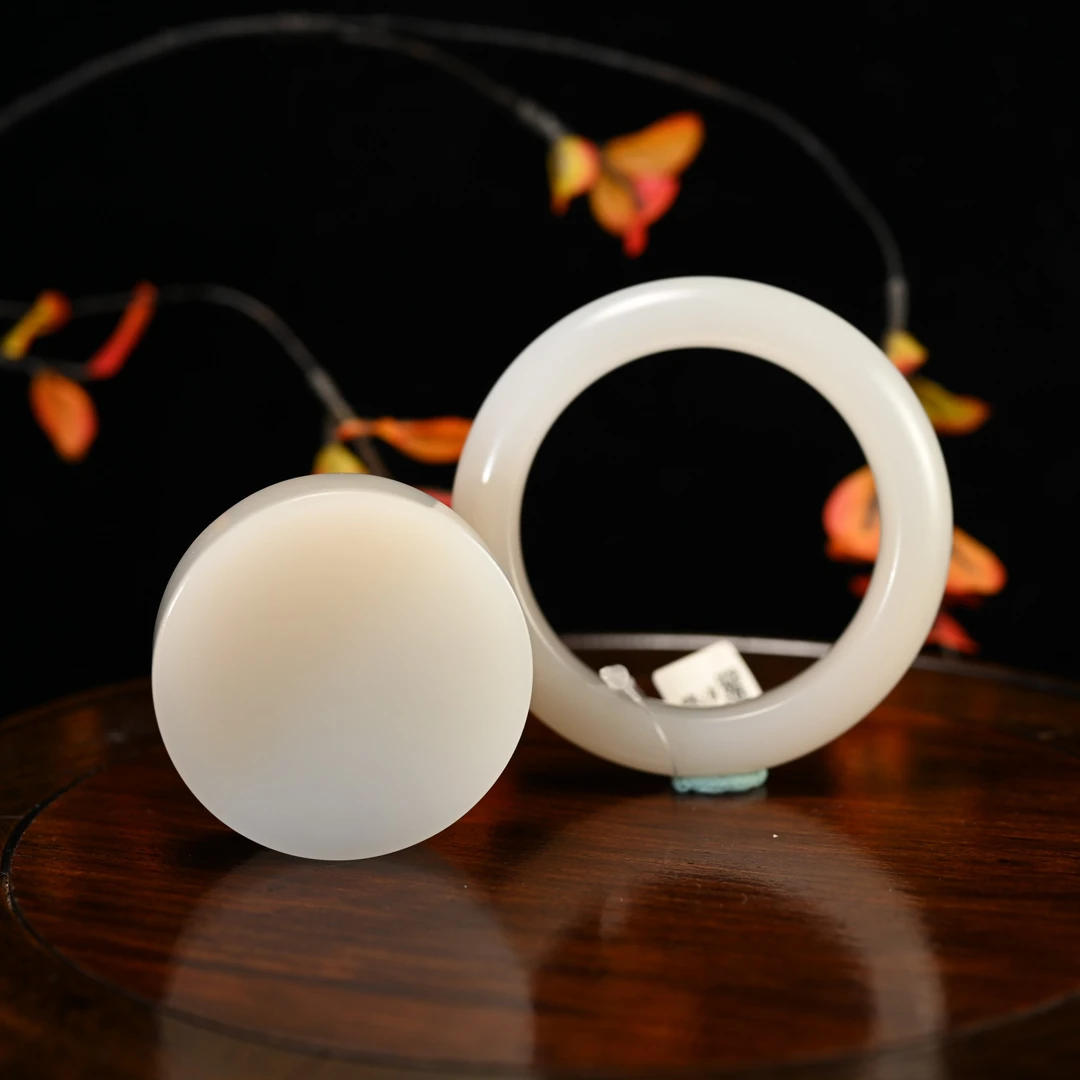 Lot8845 25YU108943和田玉手镯/匡时