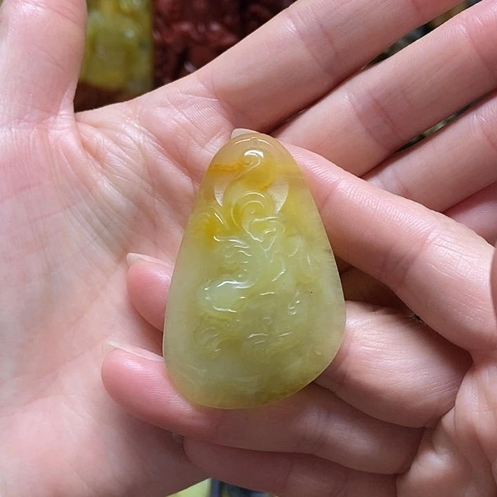 岫玉未镶嵌吊坠(赠链)