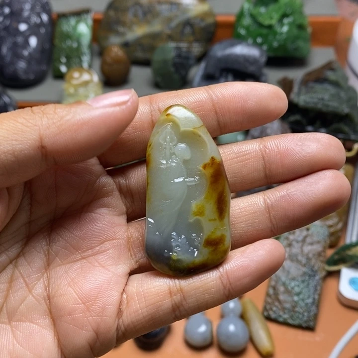 和田玉颈饰未镶嵌