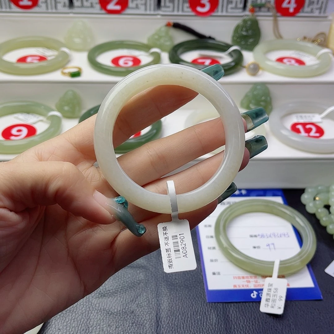 未镶嵌手镯和田玉