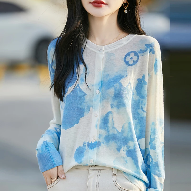 太美了！水溶印花圆领开衫气质秋季长袖显瘦时尚轻奢圆领女装