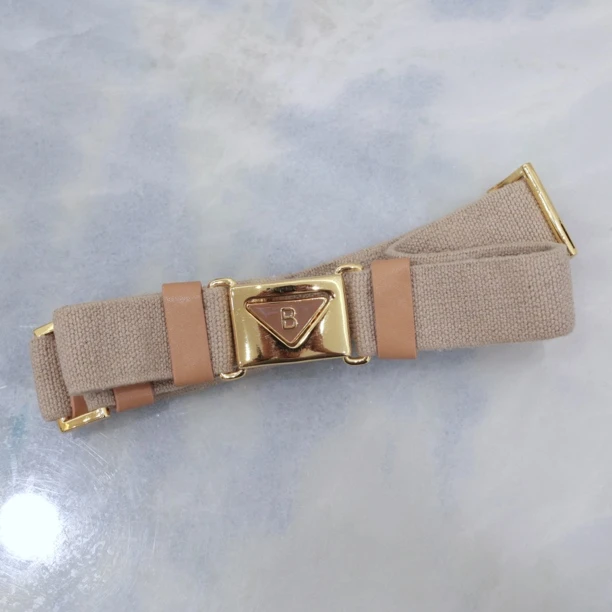 【壁虎姐】新款三角B字母浅卡其色腰带配饰