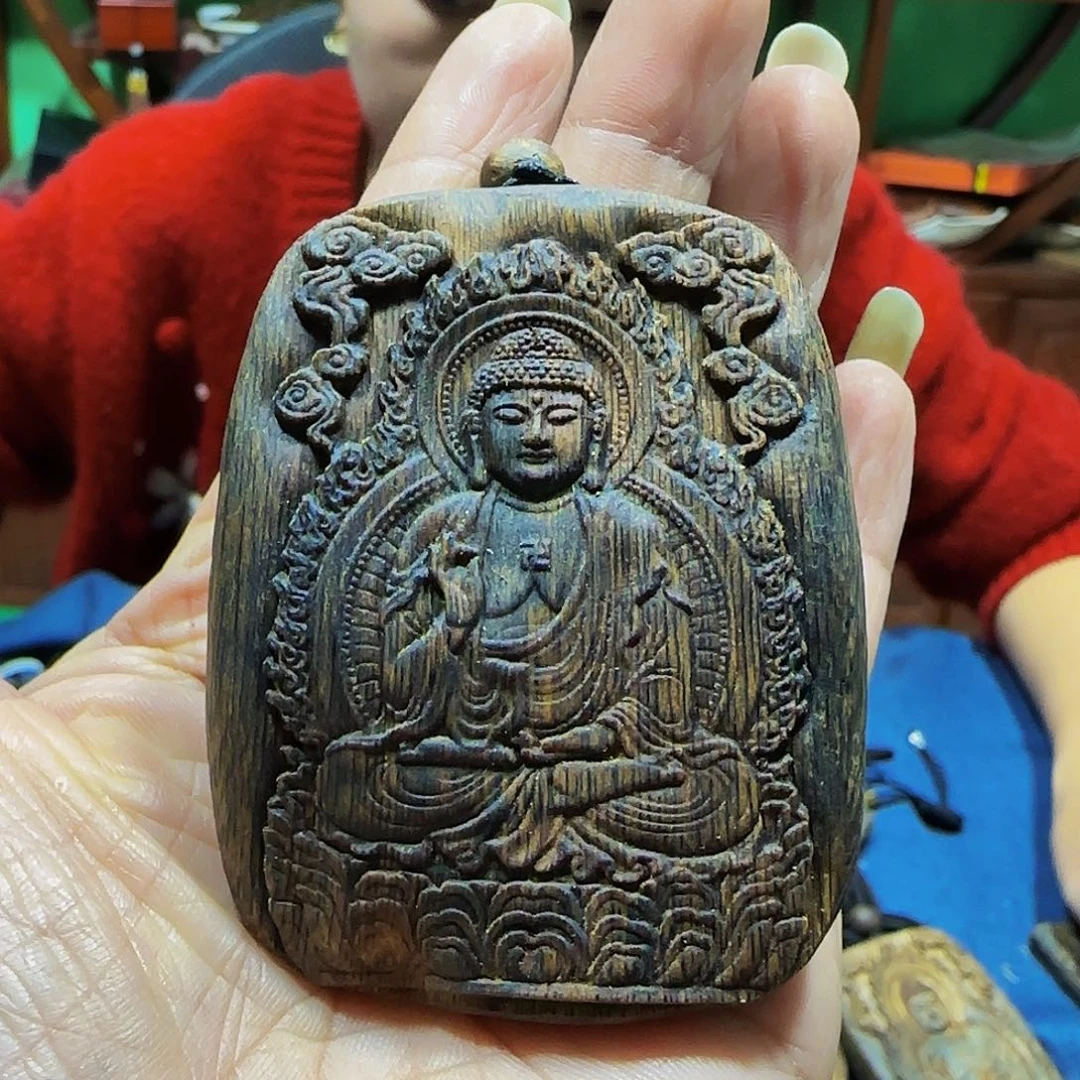 沉香沉香碎屑海南白奇乌身老料阿弥陀佛带绳25克