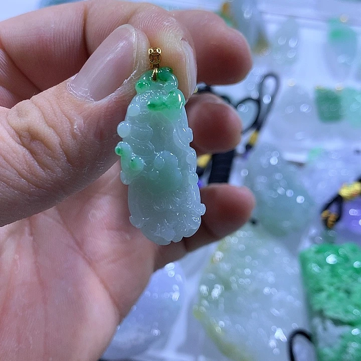 翡翠18K金镶嵌颈饰天然翡翠A货吊坠
