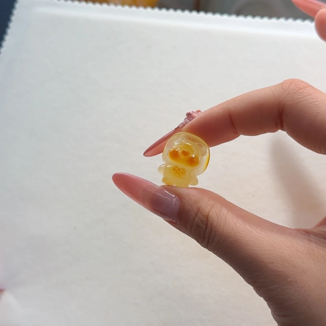 未镶嵌琥珀珠宝奇石