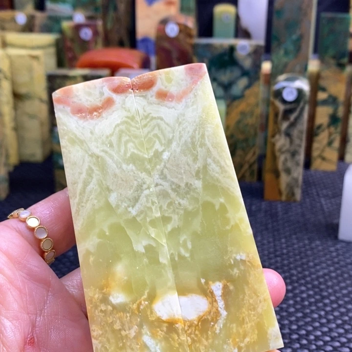 云南石崇*茗青田石印章石