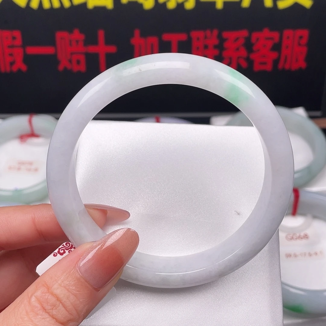 翡翠未镶嵌手镯057