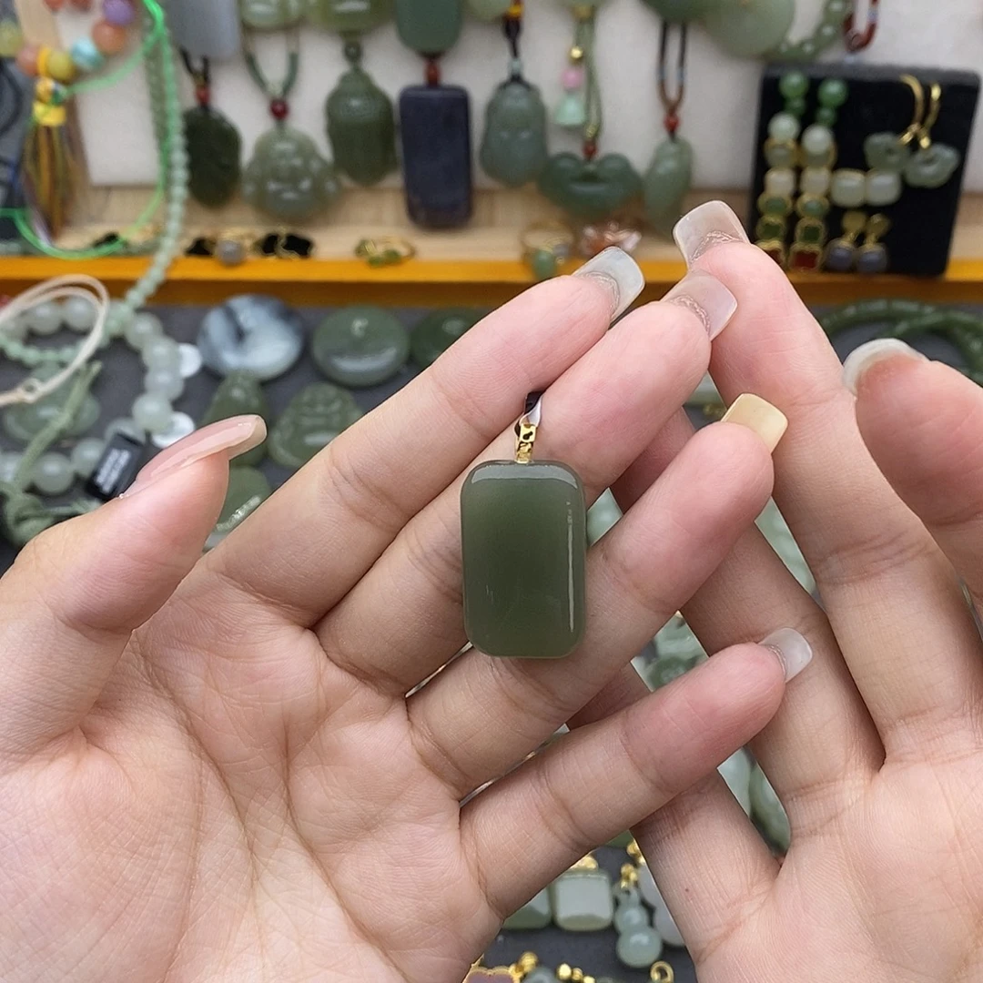 和田玉18K金镶嵌吊坠(不含链)