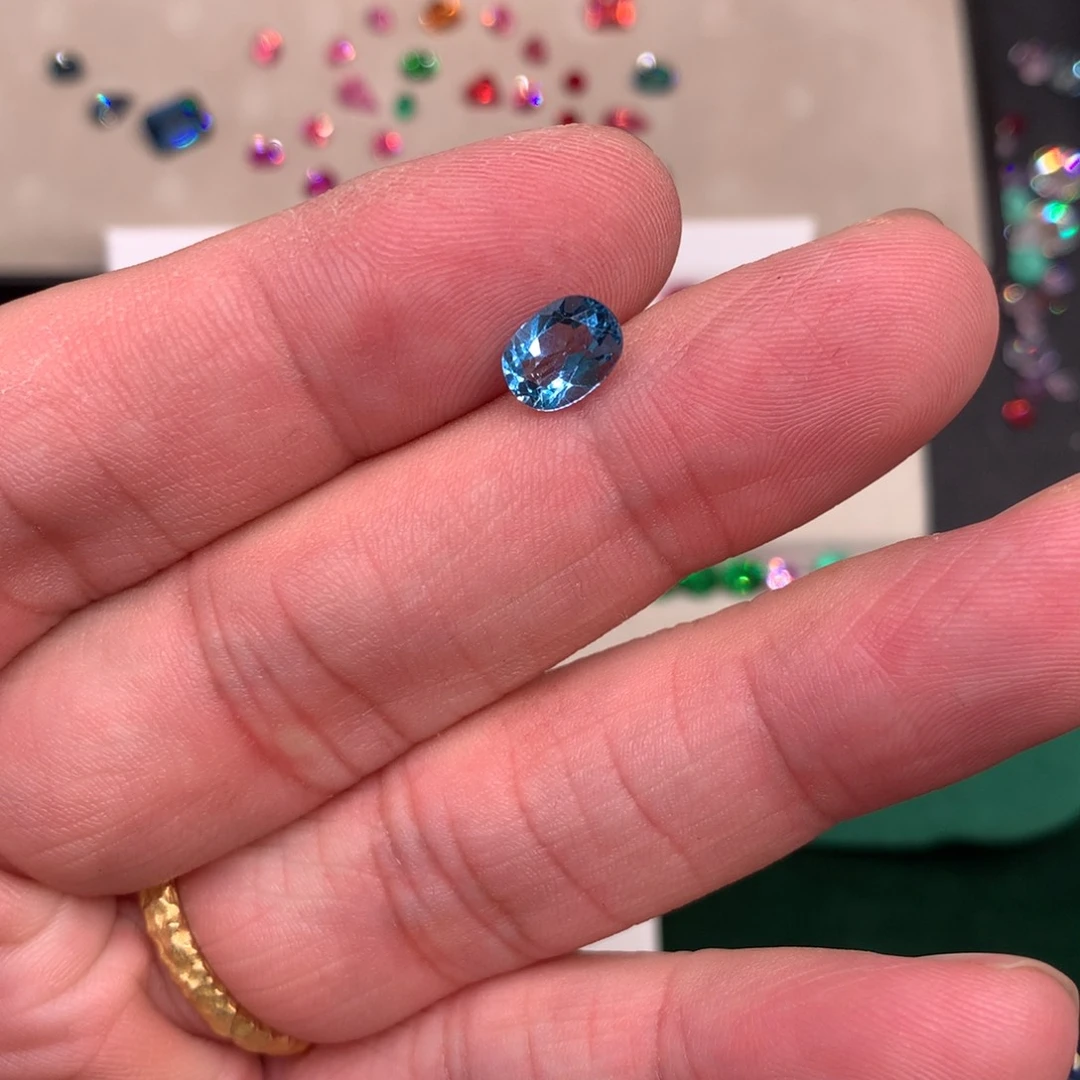 甲***，托帕石裸石1.78ct托帕石