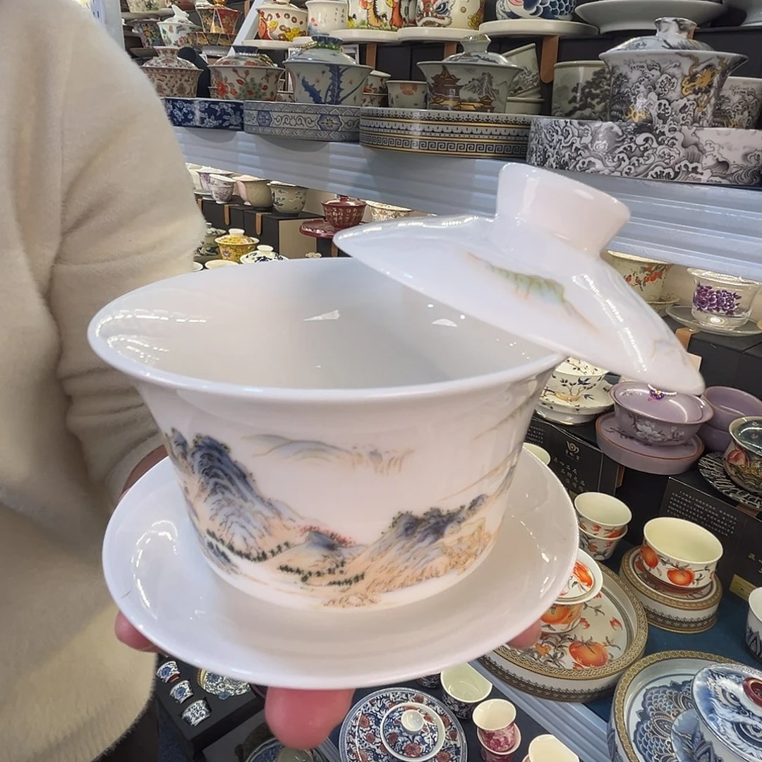 这些盖碗很漂亮！！！