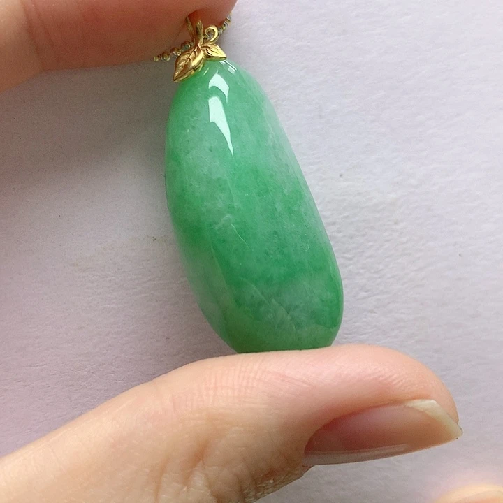 翡翠颈饰18K金镶嵌天然翡翠a 货敏