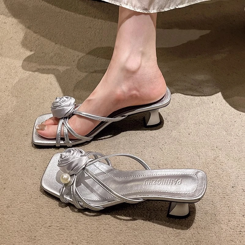 一字拖鞋女夏外穿2025新款网红时尚精致绝美配裙子粗高跟凉鞋凉拖