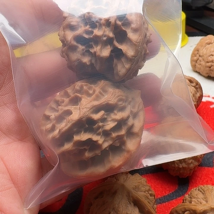 文玩核桃吊坠龙鳞