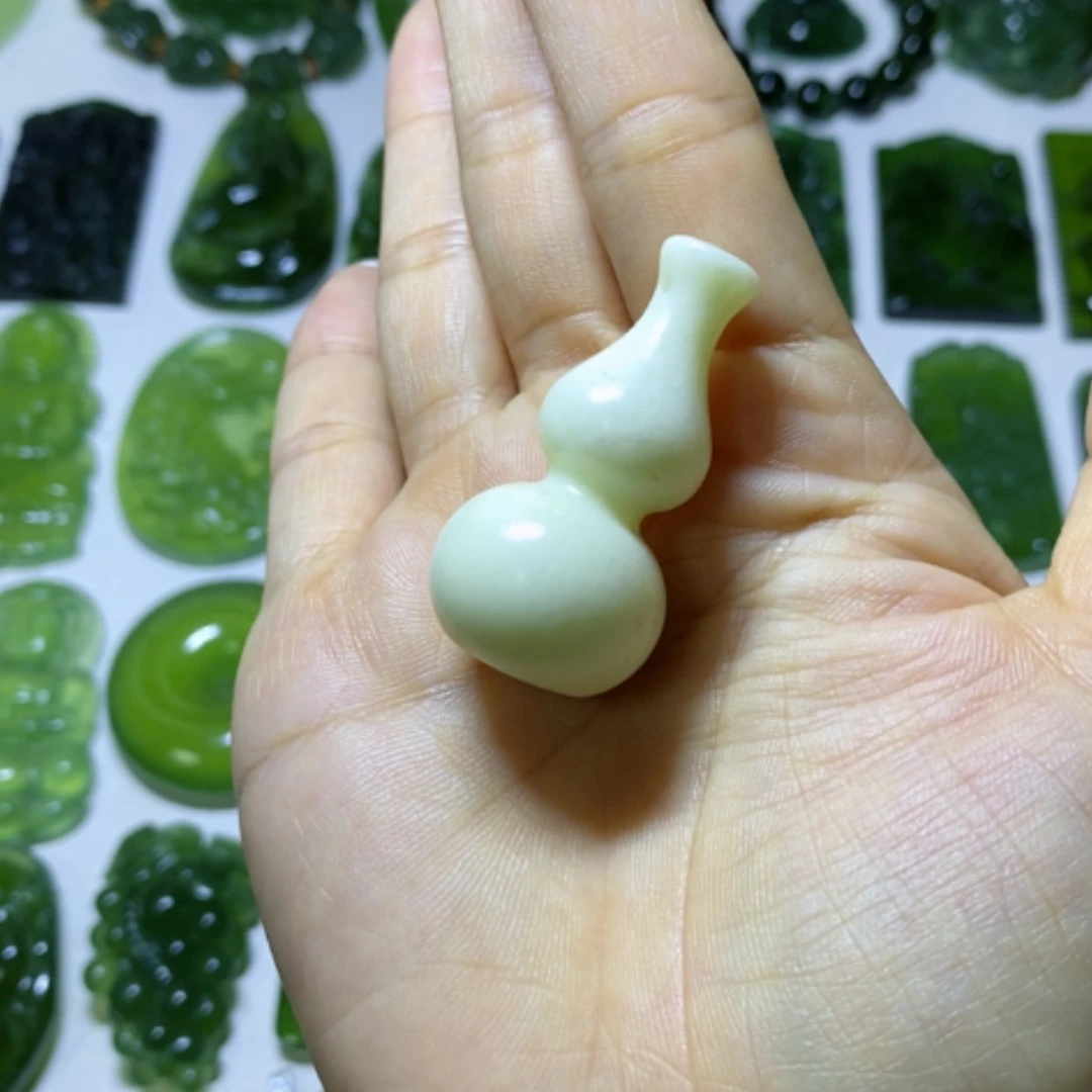 【闪购商品】未镶嵌蛇纹石玉颈饰