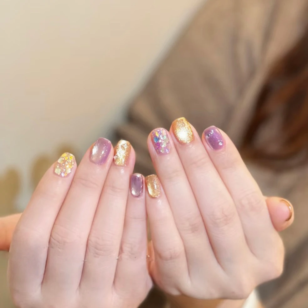 【繁花似锦】 显白简约显白纯手工穿戴甲圣诞美甲