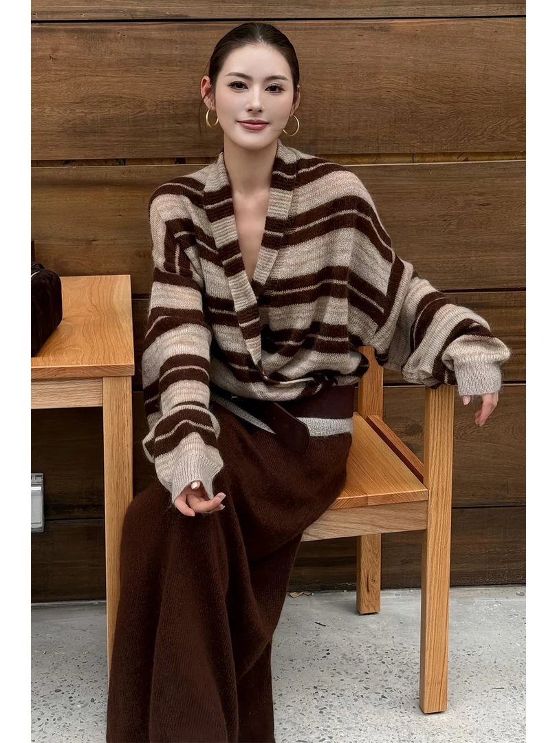 韩系氛围感早秋穿搭上衣气质独特漂亮慵懒松弛感超好看条纹针织衫