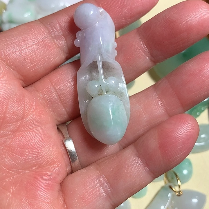 套链未镶嵌透闪石质玉紫*