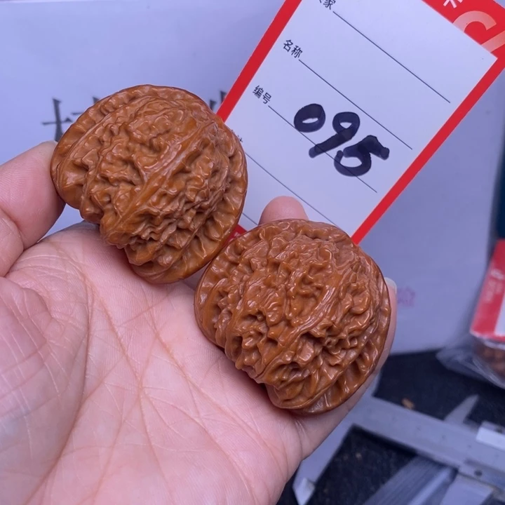 把件文玩核桃095，43白狮子色差
