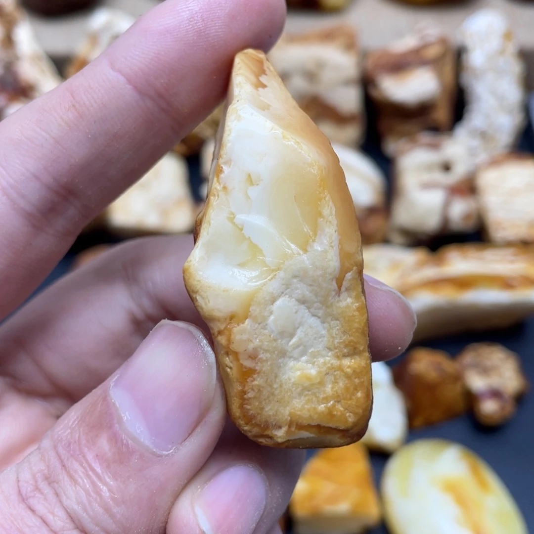 定制琥珀未镶嵌染定制