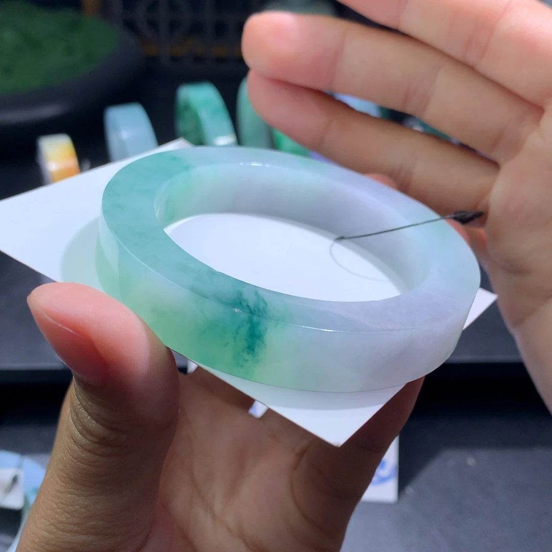 未镶嵌翡翠手镯定制翡翠