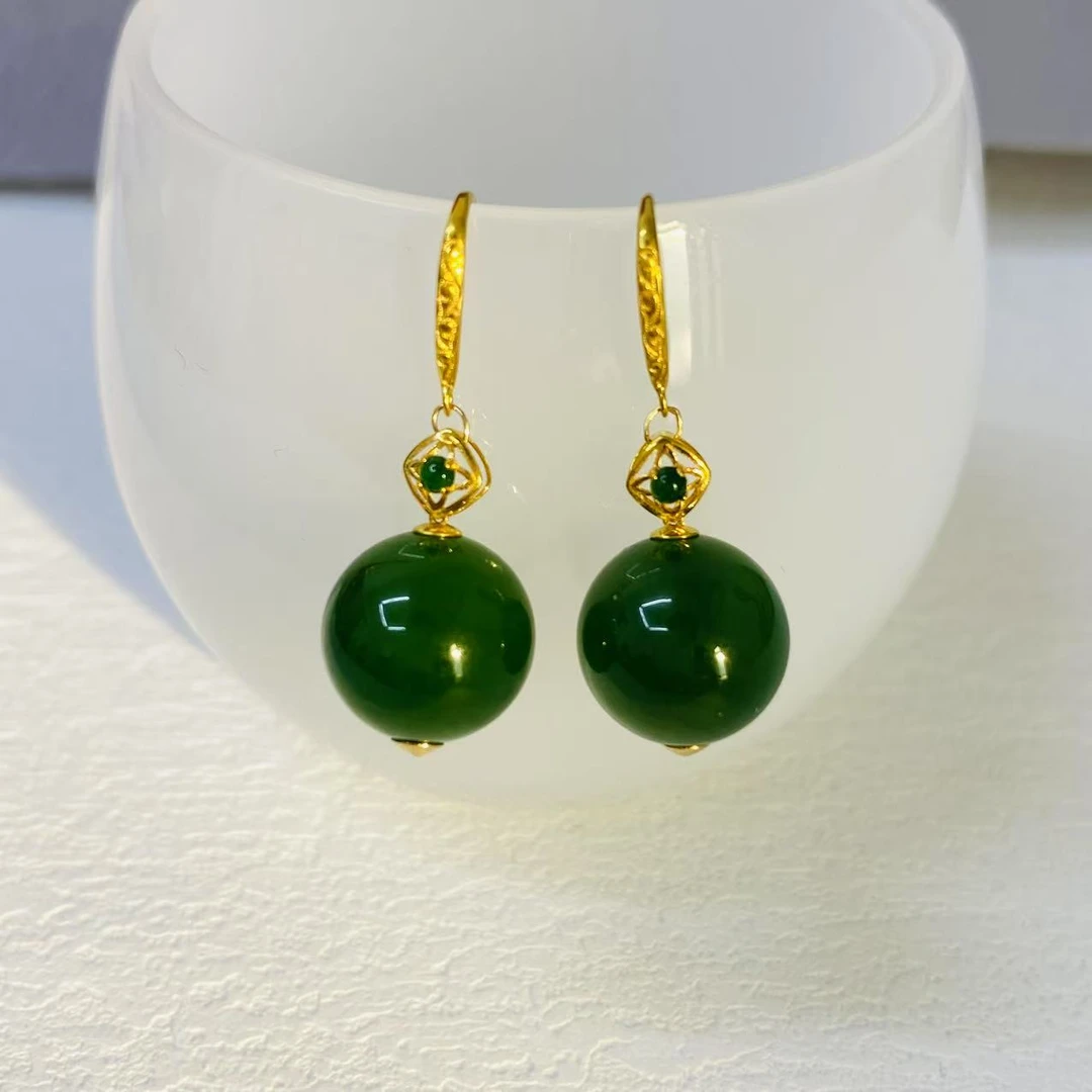 天然和田玉碧玉圆珠耳坠镶嵌18K金新疆菠菜绿辣绿耳饰新款12mm约