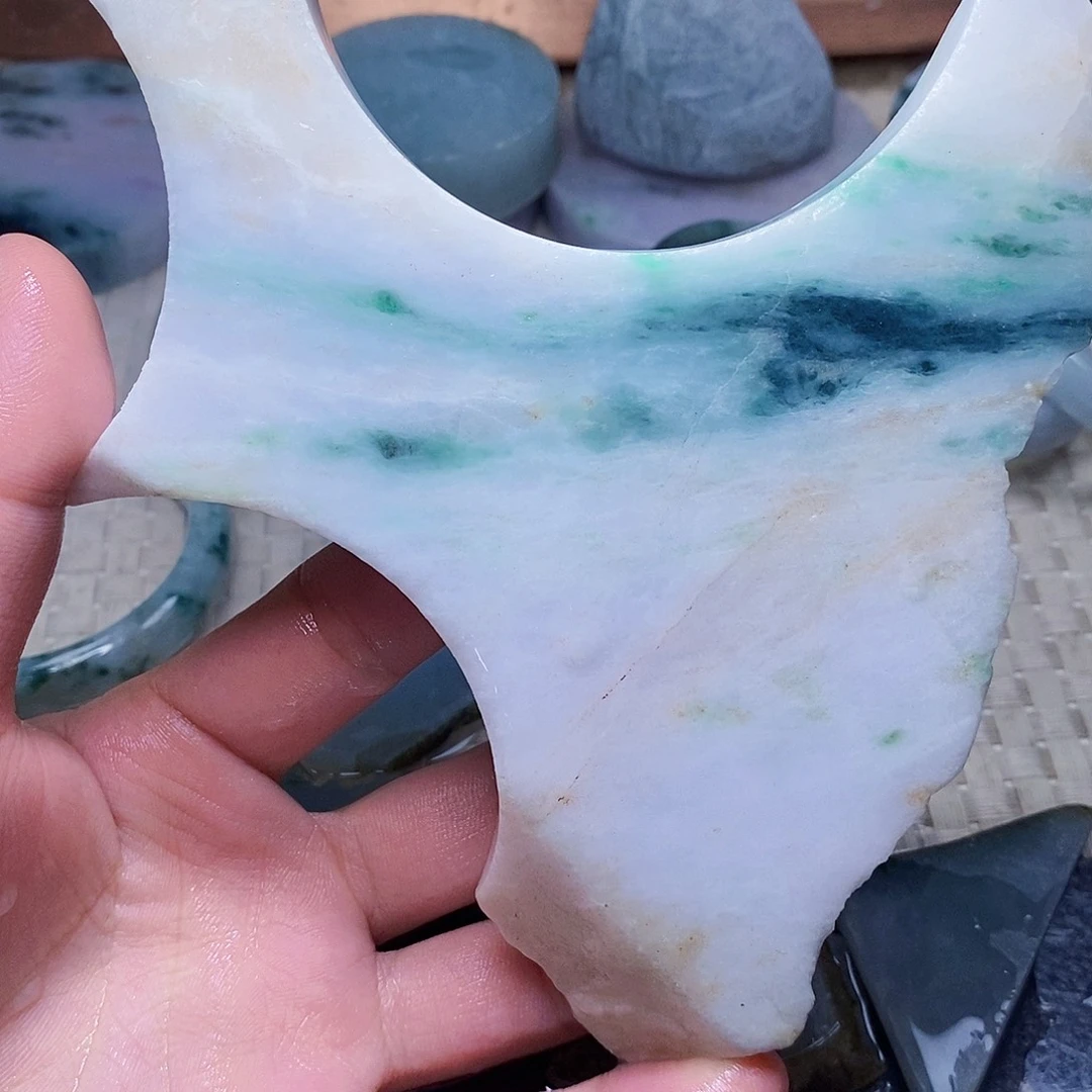 翡翠未镶嵌颈饰5888