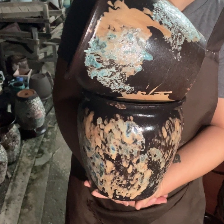 紫砂花盆口20高21瑕疵瑕疵