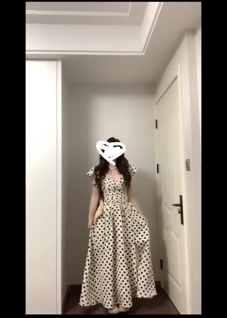 {运补}大码女装高级感波点连衣裙夏季新款褶皱收腰显瘦气质长款裙