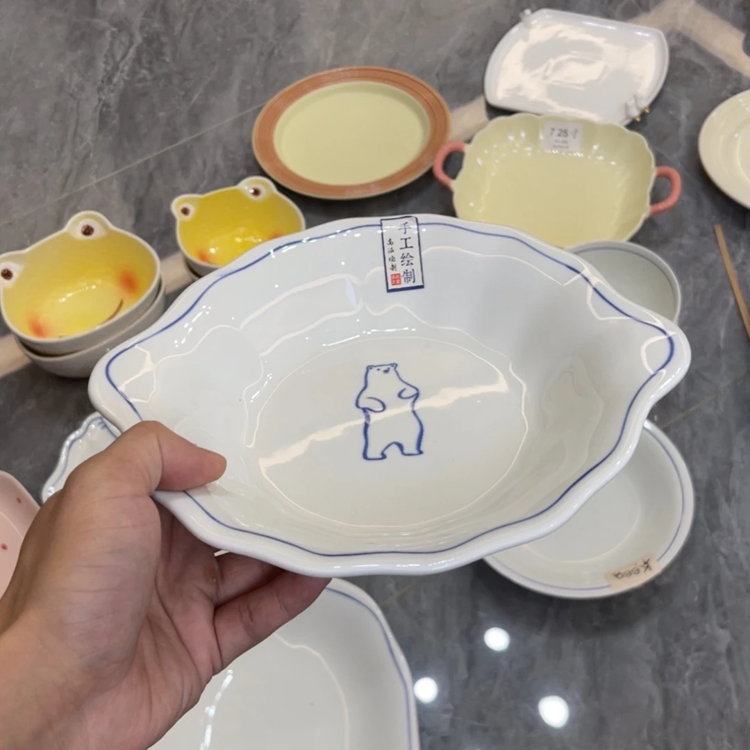 陶瓷微瑕餐具介意勿拍，满18飞！