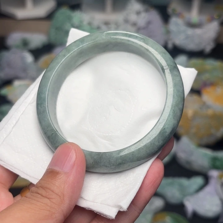 翡翠未镶嵌颈饰吊坠