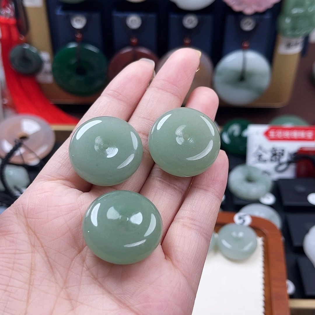 石英质玉合金颈饰陌*