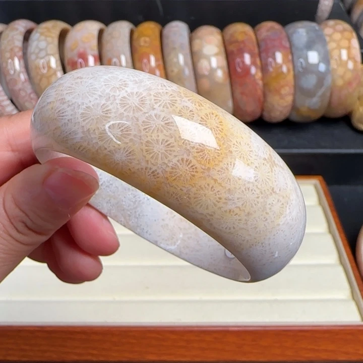 硅化玉56.4雏菊未镶嵌