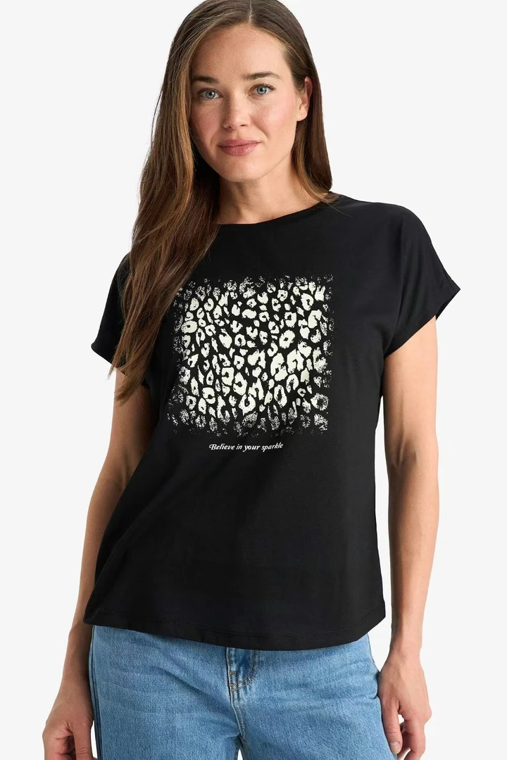 圆领时尚常规袖透气INS风春夏宽松女士T恤运动常规款短袖