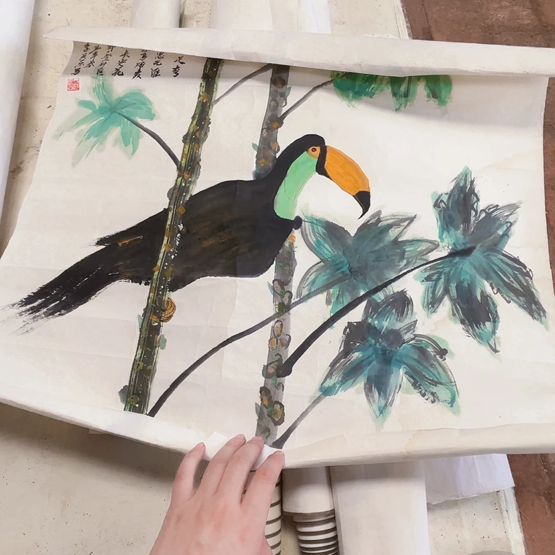 摆件，破损，水渍，轴坏属于正常