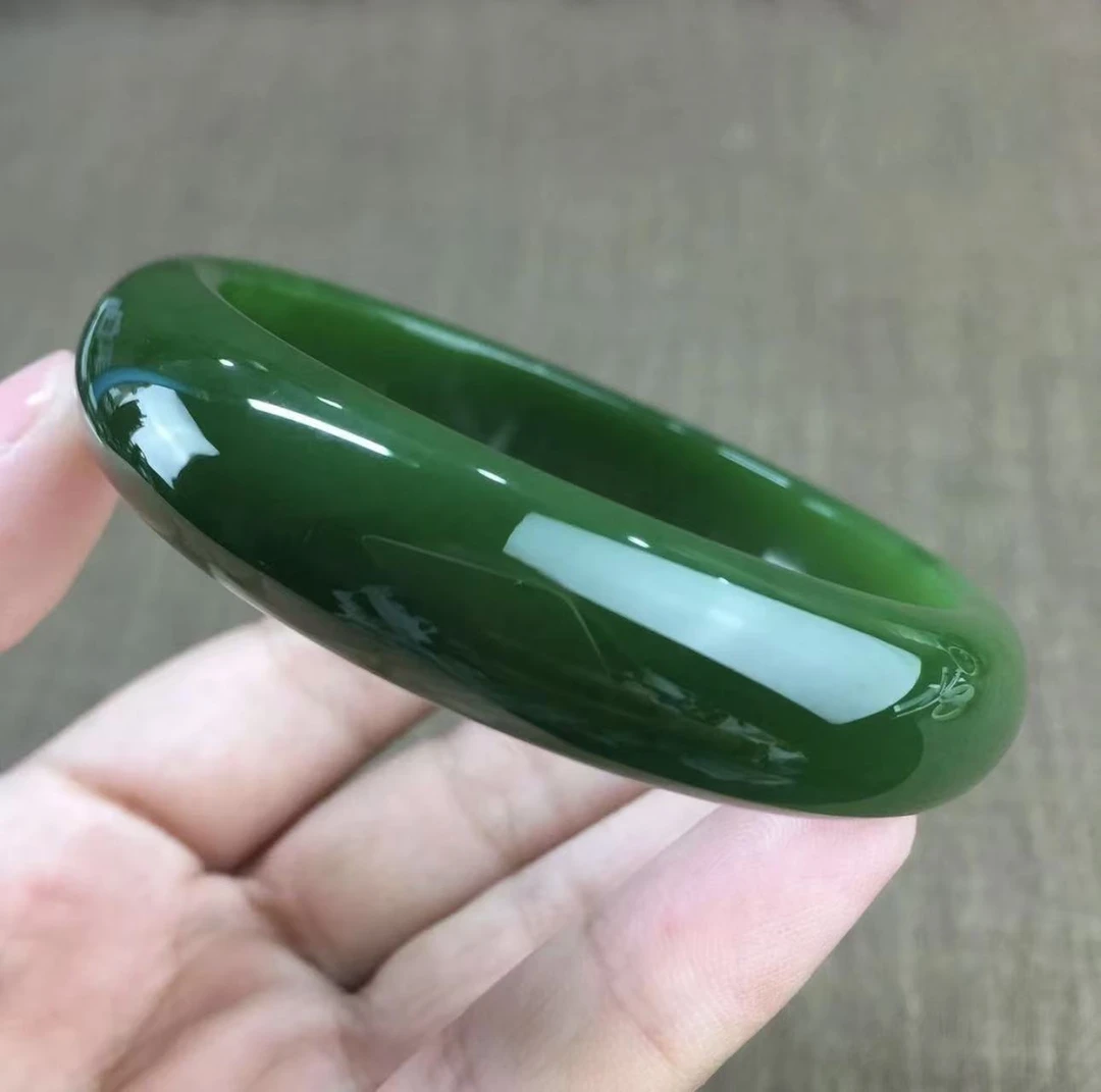 条宽13 - 16菠菜绿加宽加厚轮胎气质显白