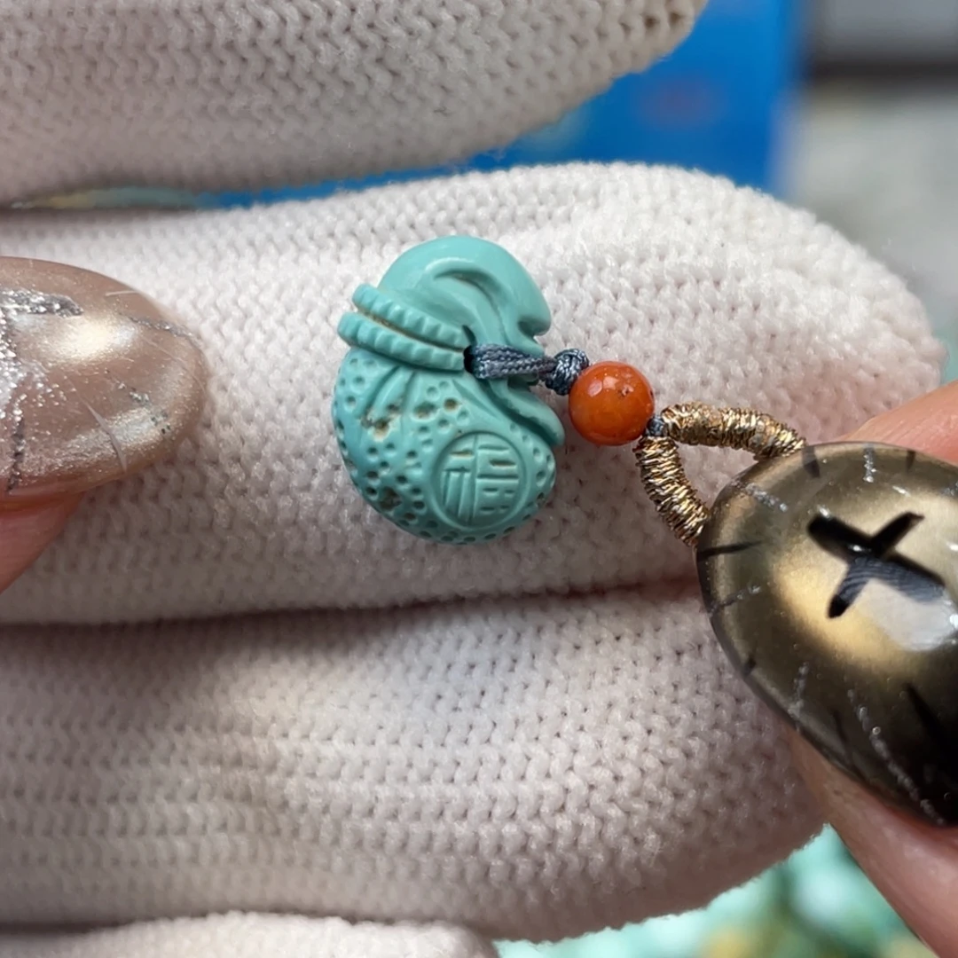 绿松石未镶嵌挂件