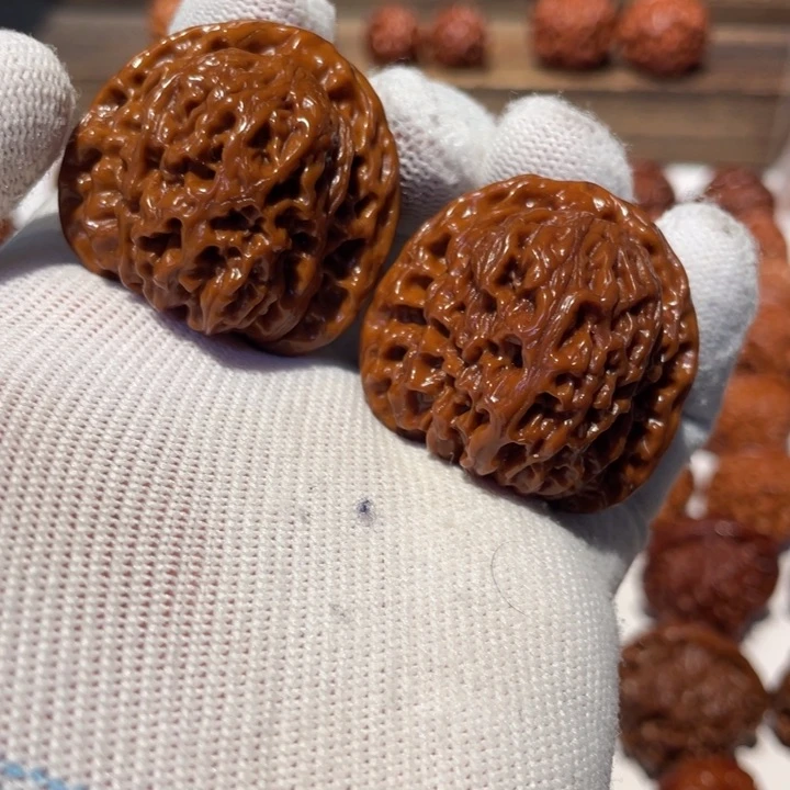 文玩核桃吊坠南疆石345.06