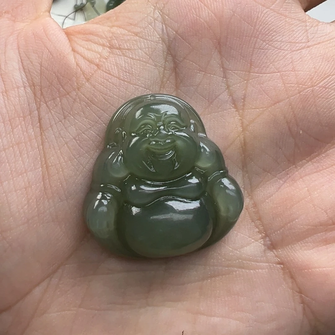 薪****颈饰未镶嵌和田玉