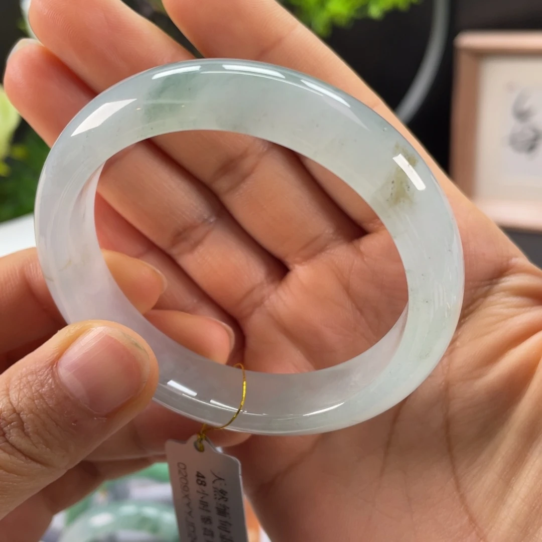 翡翠手镯未镶嵌冰胶透正圈