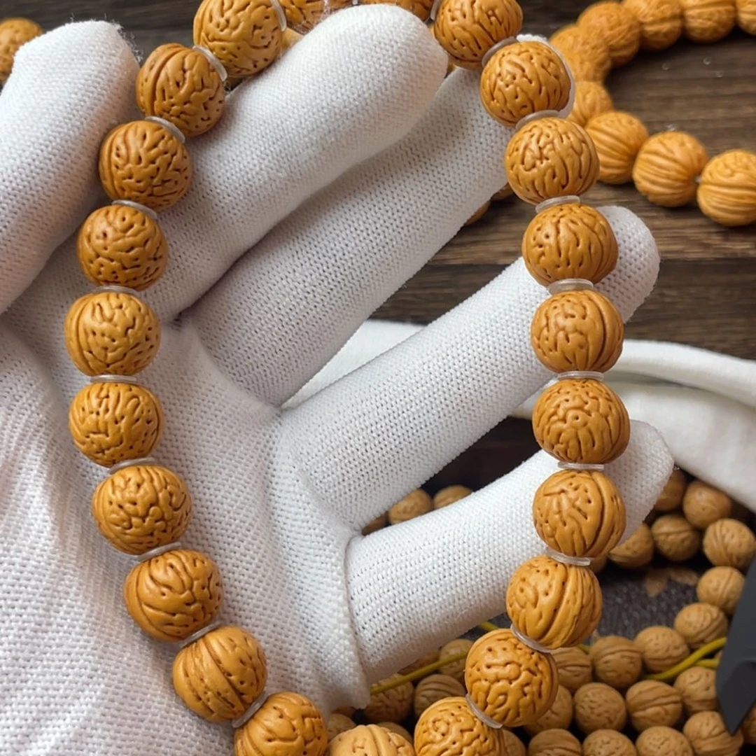 吊坠桃核野生红魔小金豆