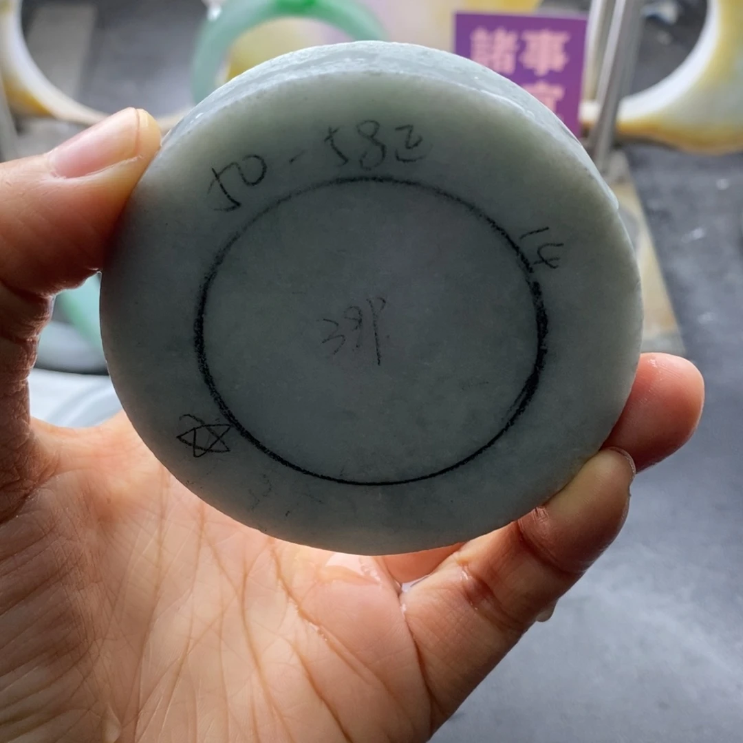 定制翡翠未镶嵌翡翠手镯