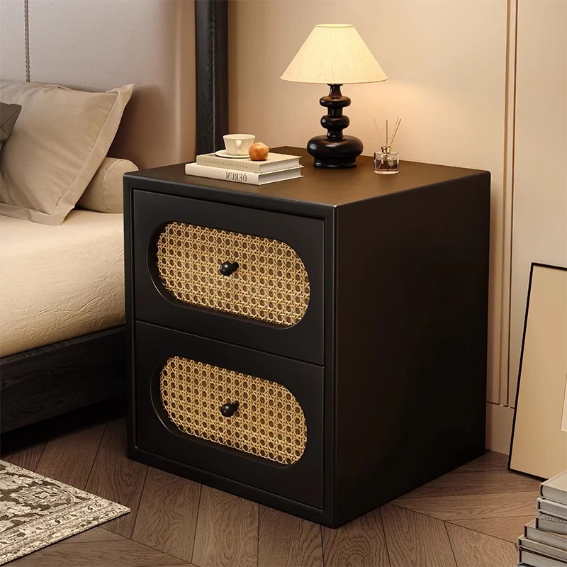 复古藤编床头柜中古风黑色小型家用卧室2025新款轻奢高级感床边柜