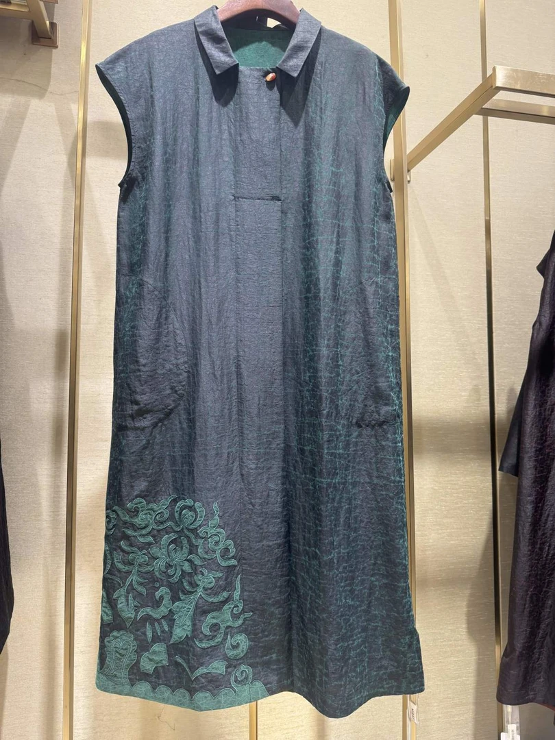 叶辰甄选香云纱  老料重磅彩龟定位刺绣连衣裙（组合8619）