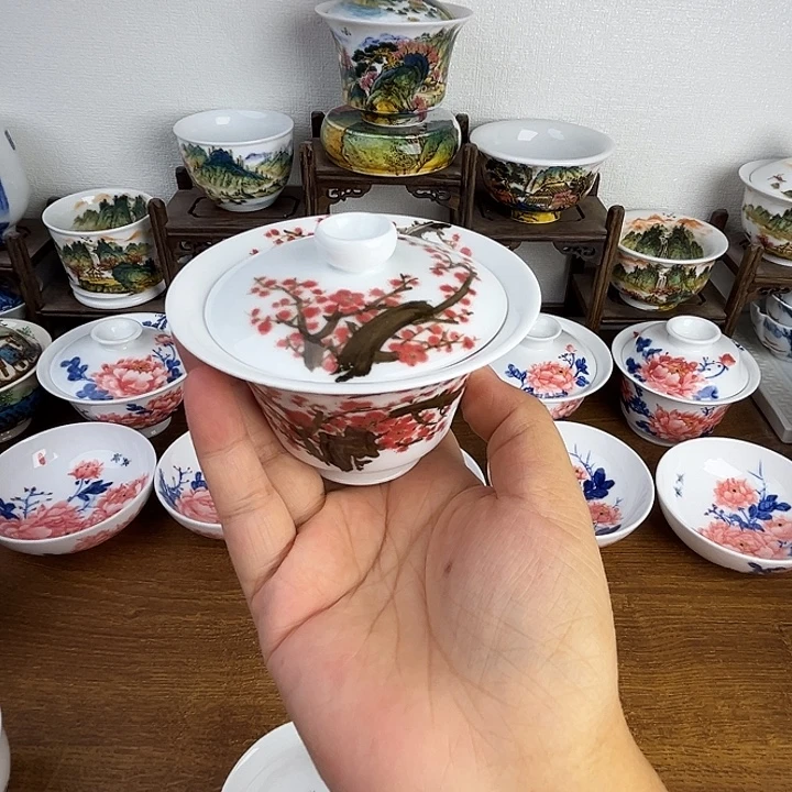 忠意堂釉下彩红梅盖碗