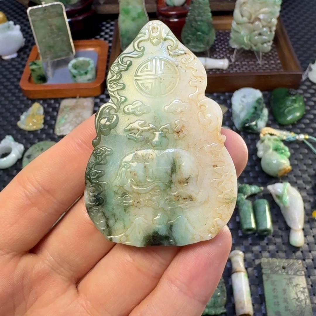 翡翠颈饰未镶嵌遇****签翡翠颈饰未镶嵌..